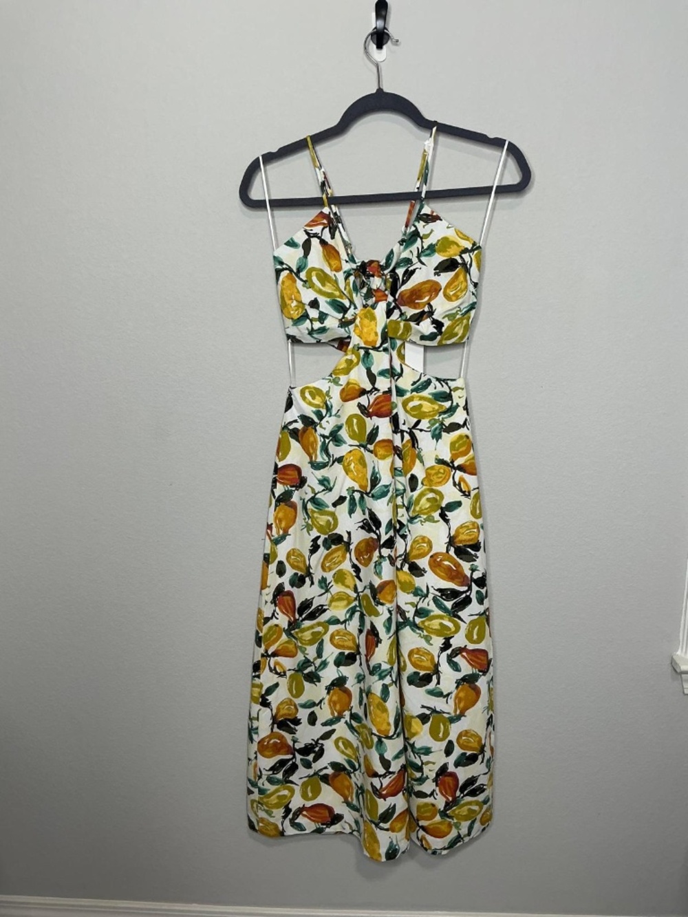 Willow & Clay Midi Dress, SIZE M, pear and leafs patter.